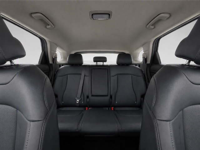 Used 2025 Kia Sportage EX AWD/4WD image 14