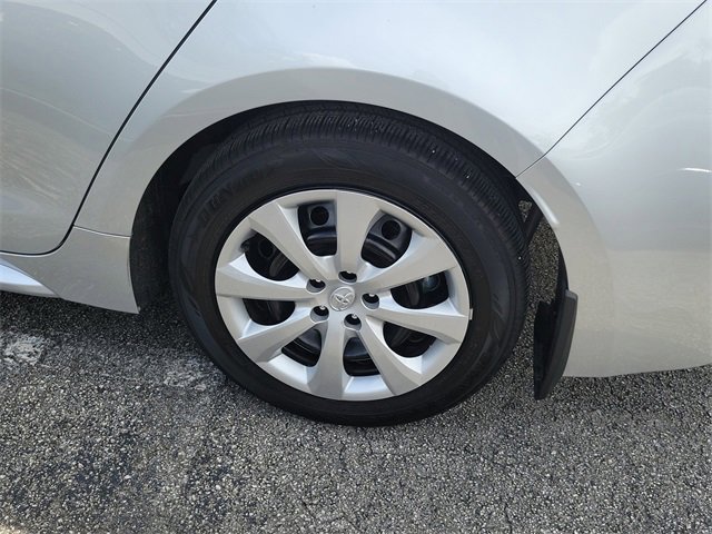 Used 2025 Toyota Corolla LE image 6