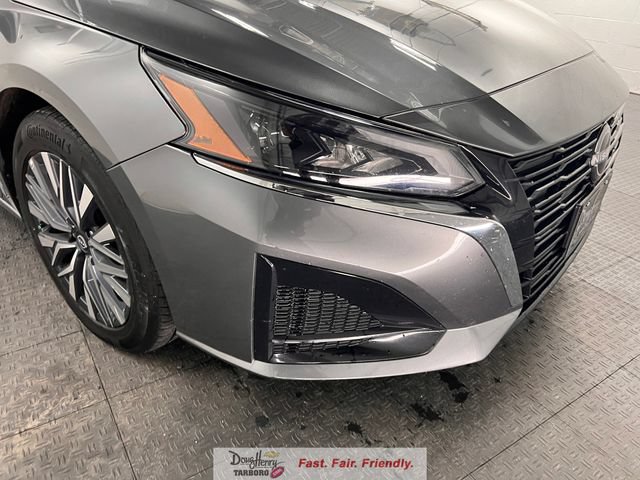 Used 2025 Nissan Altima 2.5 SV FWD image 10