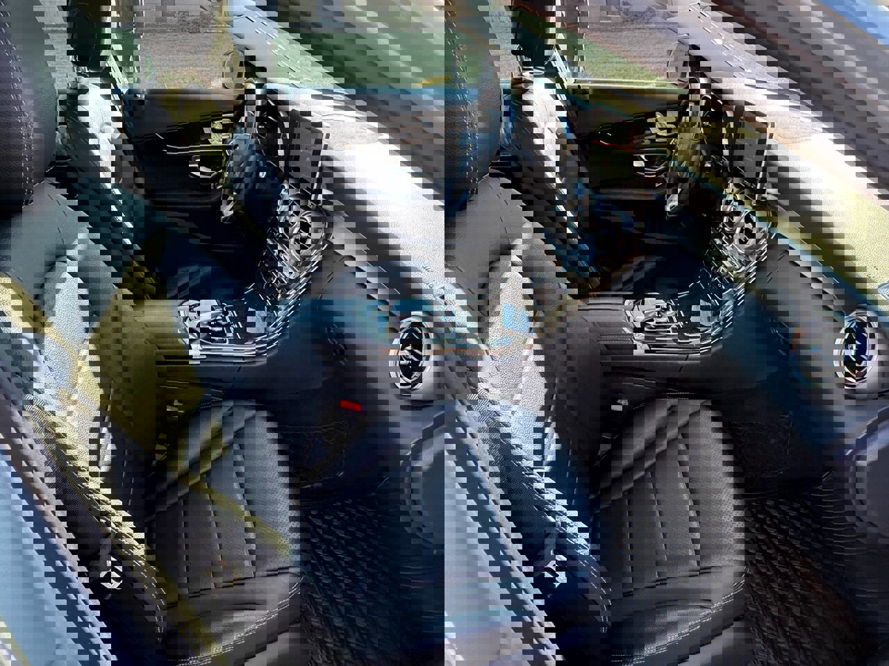 Used 2017 Mercedes-Benz C 300 4MATIC Sedan image 11