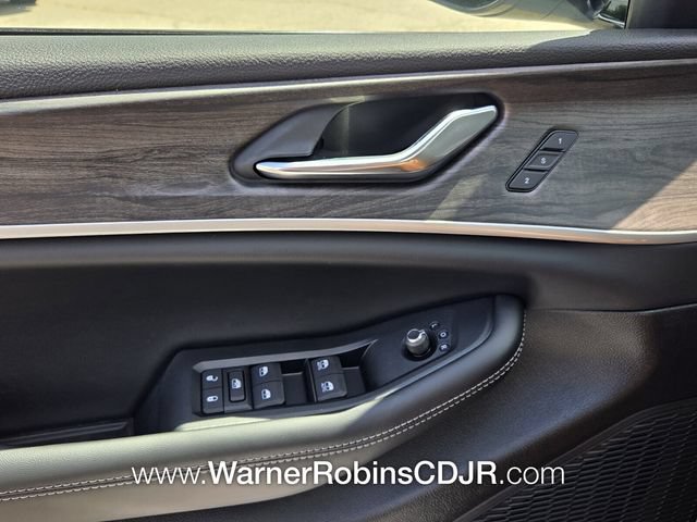New 2026 Jeep Grand Cherokee L Limited RWD image 30
