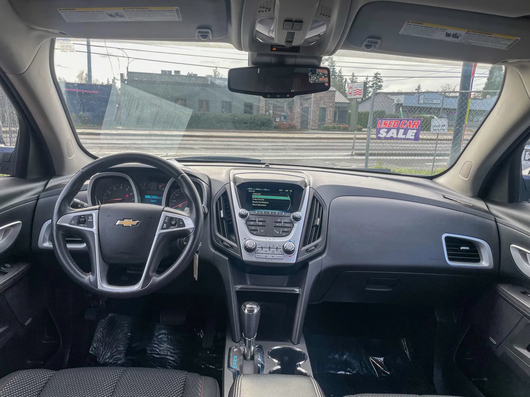 Used 2017 Chevrolet Equinox LT w/ Convenience Package AWD/4WD image 3