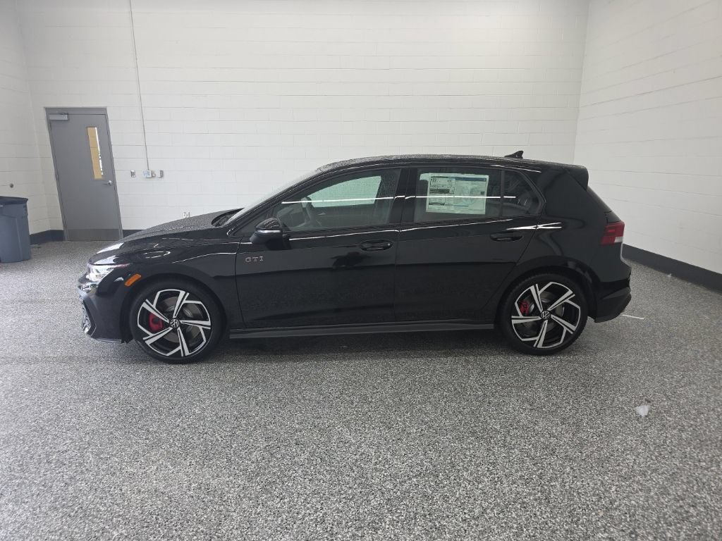 New 2026 Volkswagen GTI SE FWD image 2