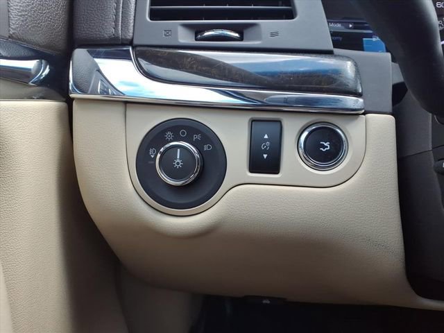 Used 2013 Lincoln MKS AWD image 19