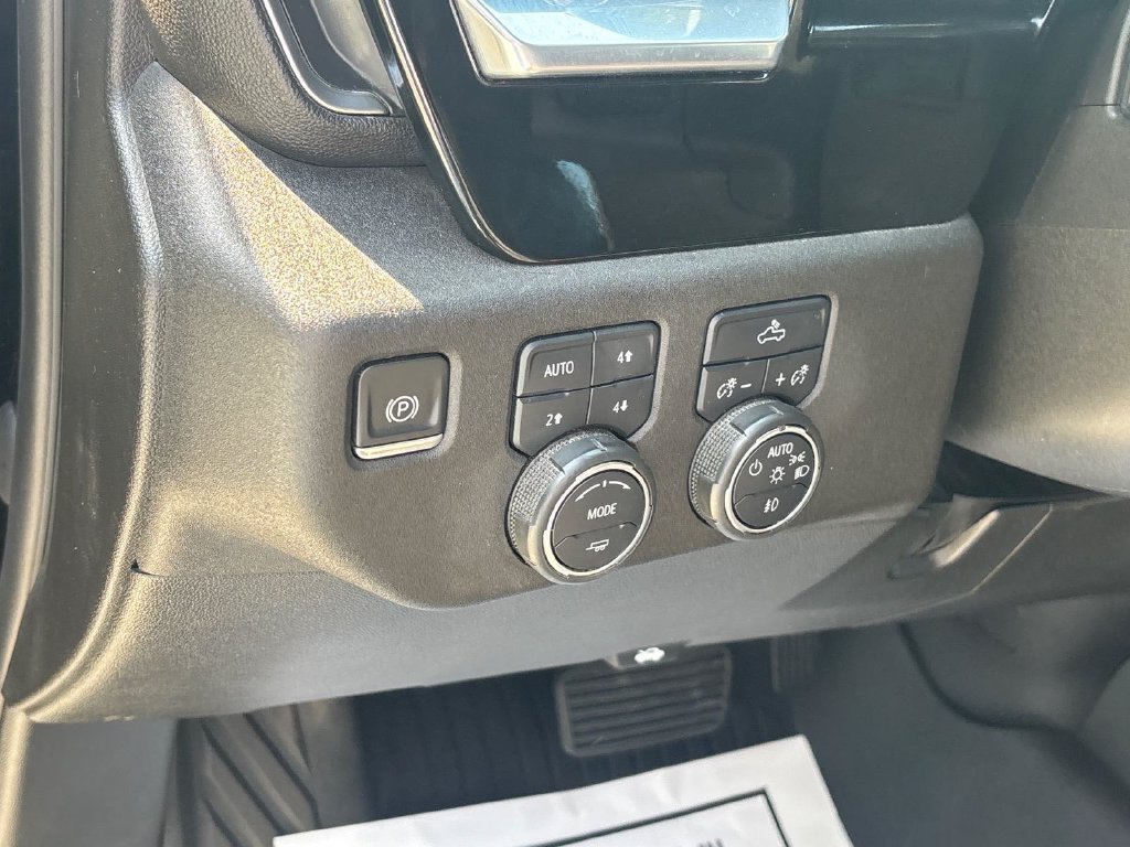 Used 2022 Chevrolet Silverado 1500 RST w/ Z71 Off-Road Package AWD/4WD image 30