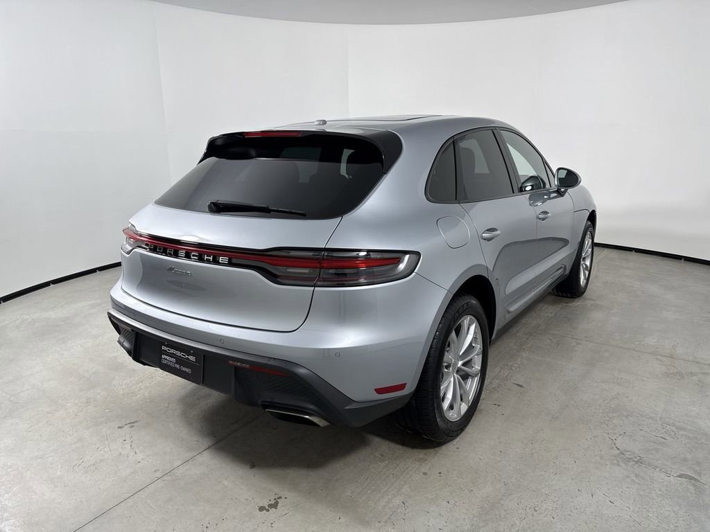 Certified 2025 Porsche Macan image 7