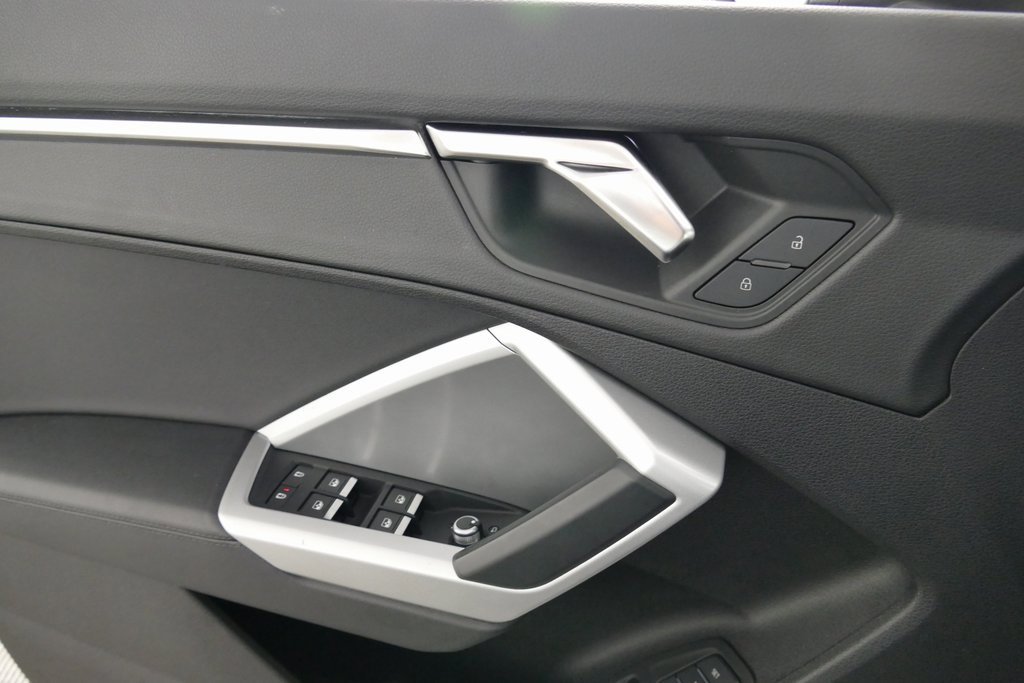 Used 2023 Audi Q3 2.0T Premium image 11