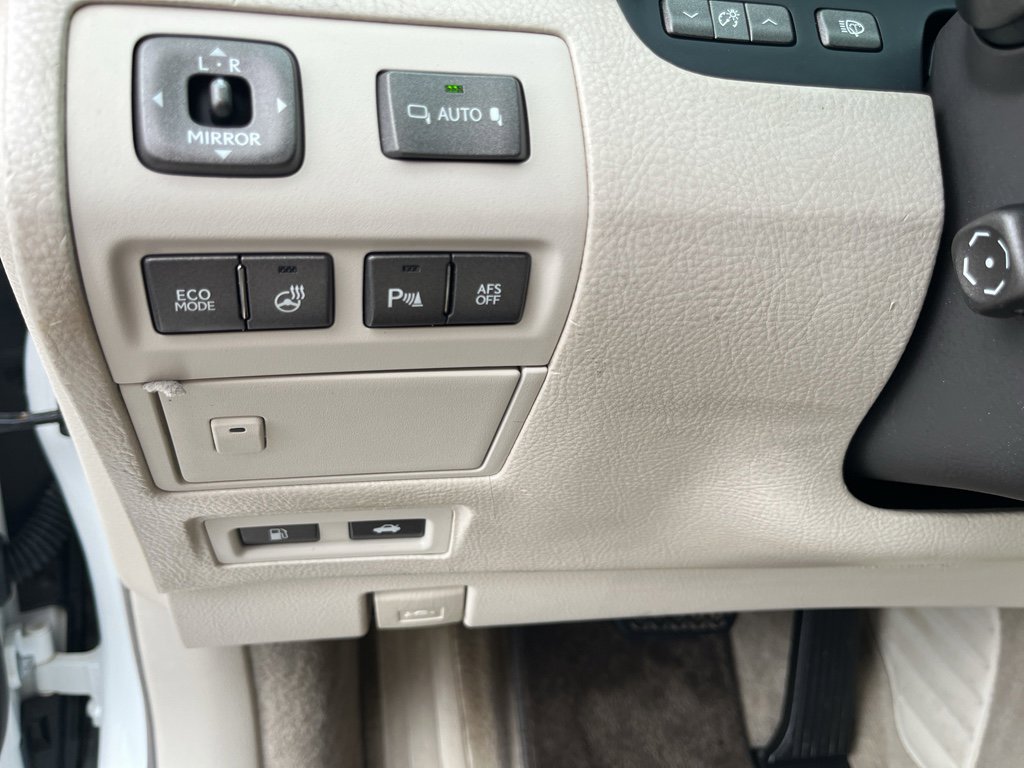 Used 2011 Lexus LS 460 w/ Comfort Pkg image 12