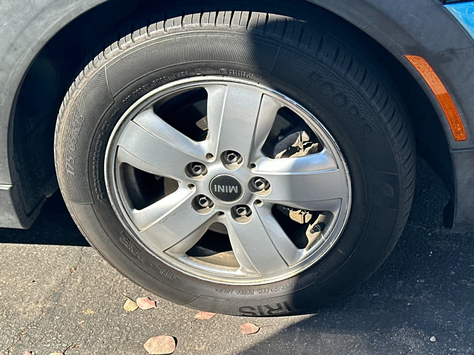 Used 2015 MINI Cooper 4-Door Hardtop FWD image 9