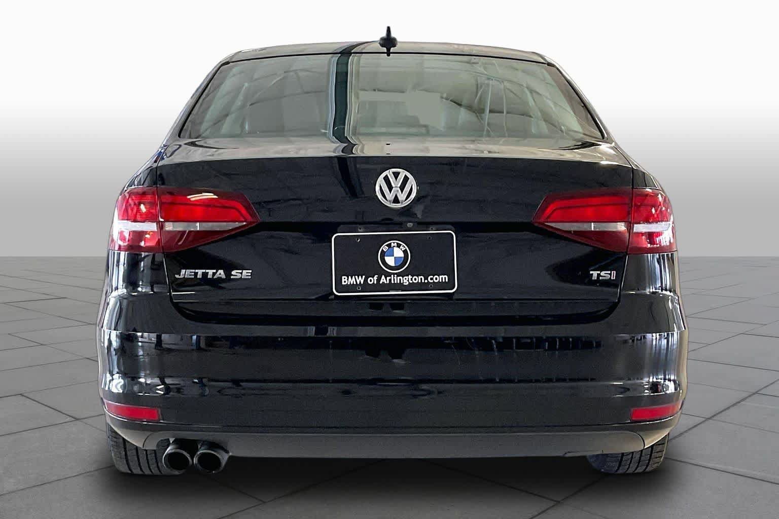 Used 2017 Volkswagen Jetta SE FWD image 4