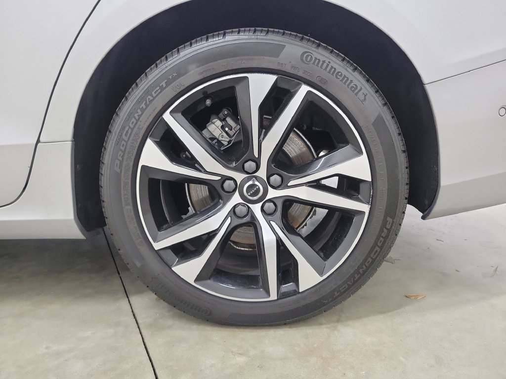 New 2025 Volvo S60 B5 Plus w/ Protection Package Premier FWD image 11