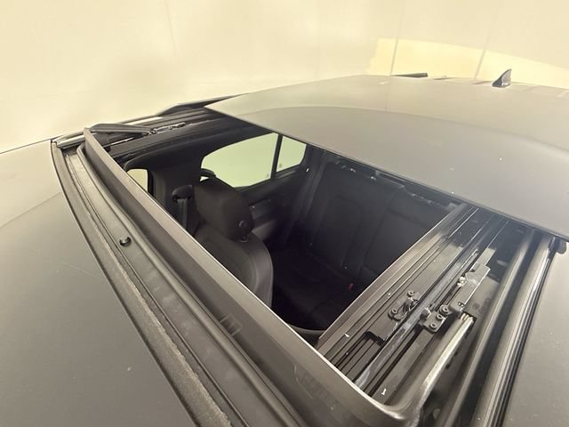 Used 2025 Land Rover Defender 110 S AWD/4WD image 14