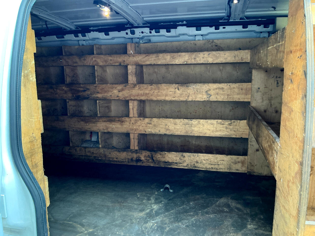 Used 2019 Chevrolet Express 3500 w/ Driver Convenience Package image 18