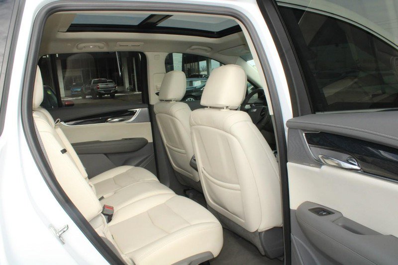 Used 2024 Cadillac XT6 Premium Luxury image 18