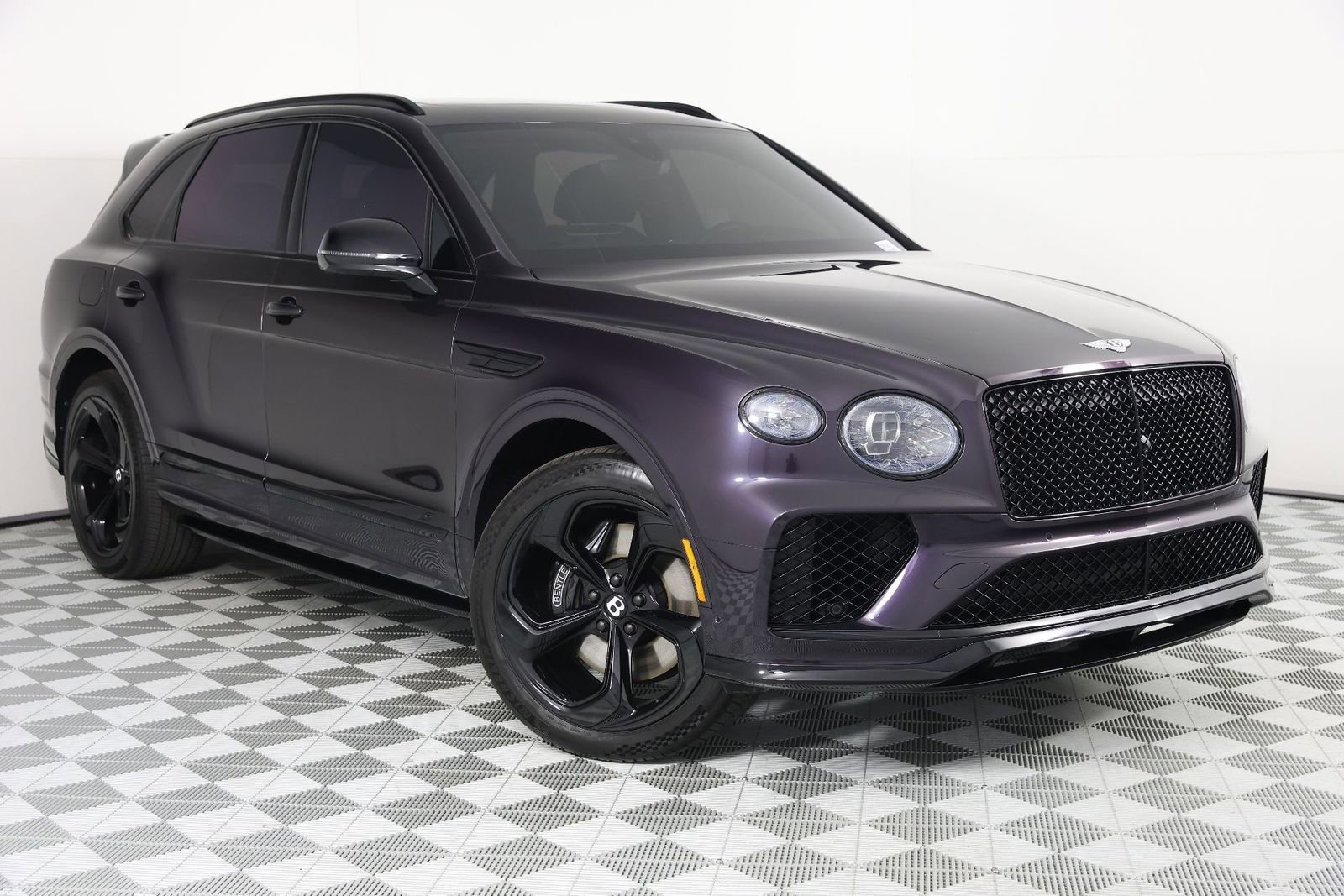 Used 2022 Bentley Bentayga AWD/4WD image 17