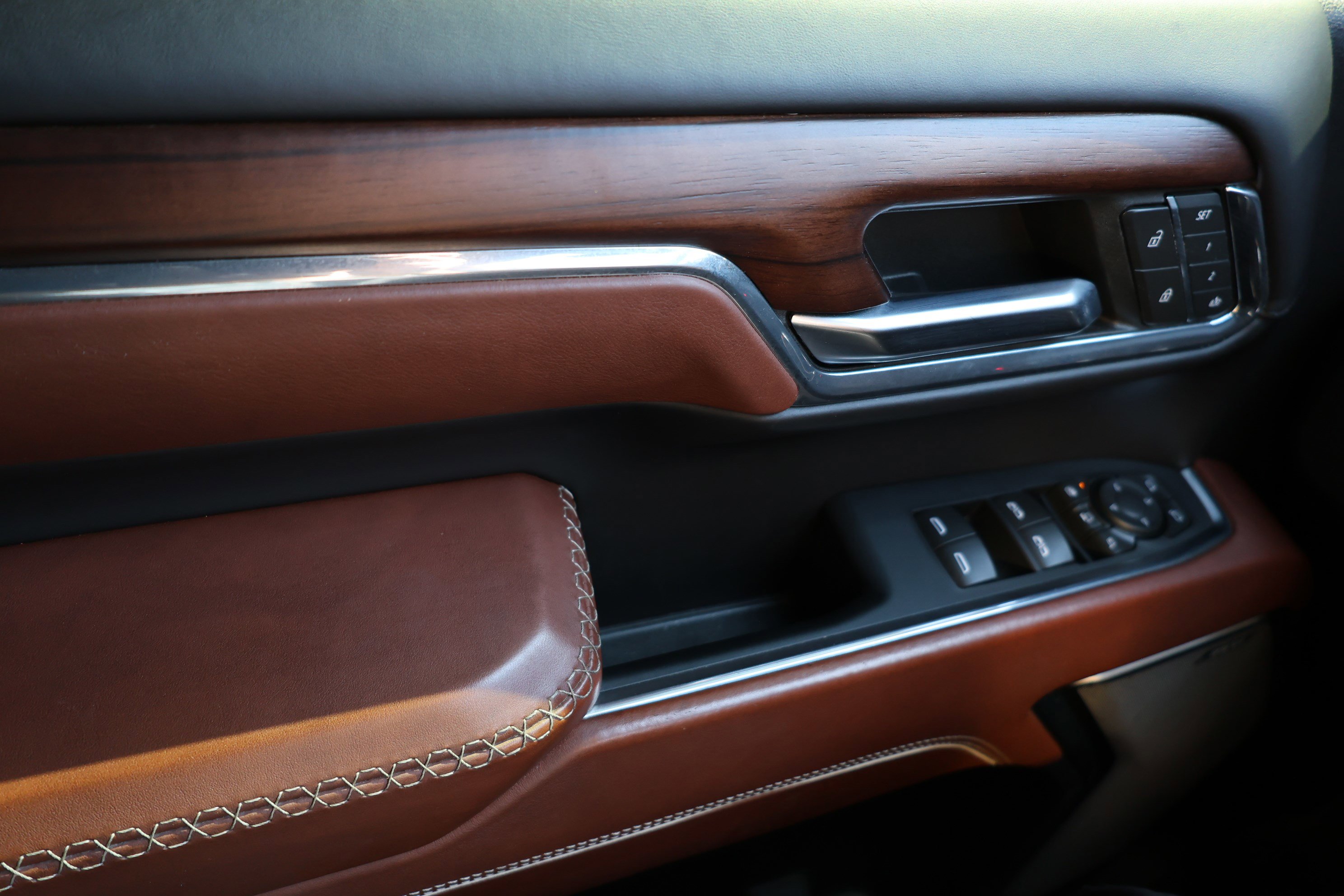 Used 2024 GMC Sierra 2500 Denali Ultimate w/ Snow Plow Prep/Camper Package image 18