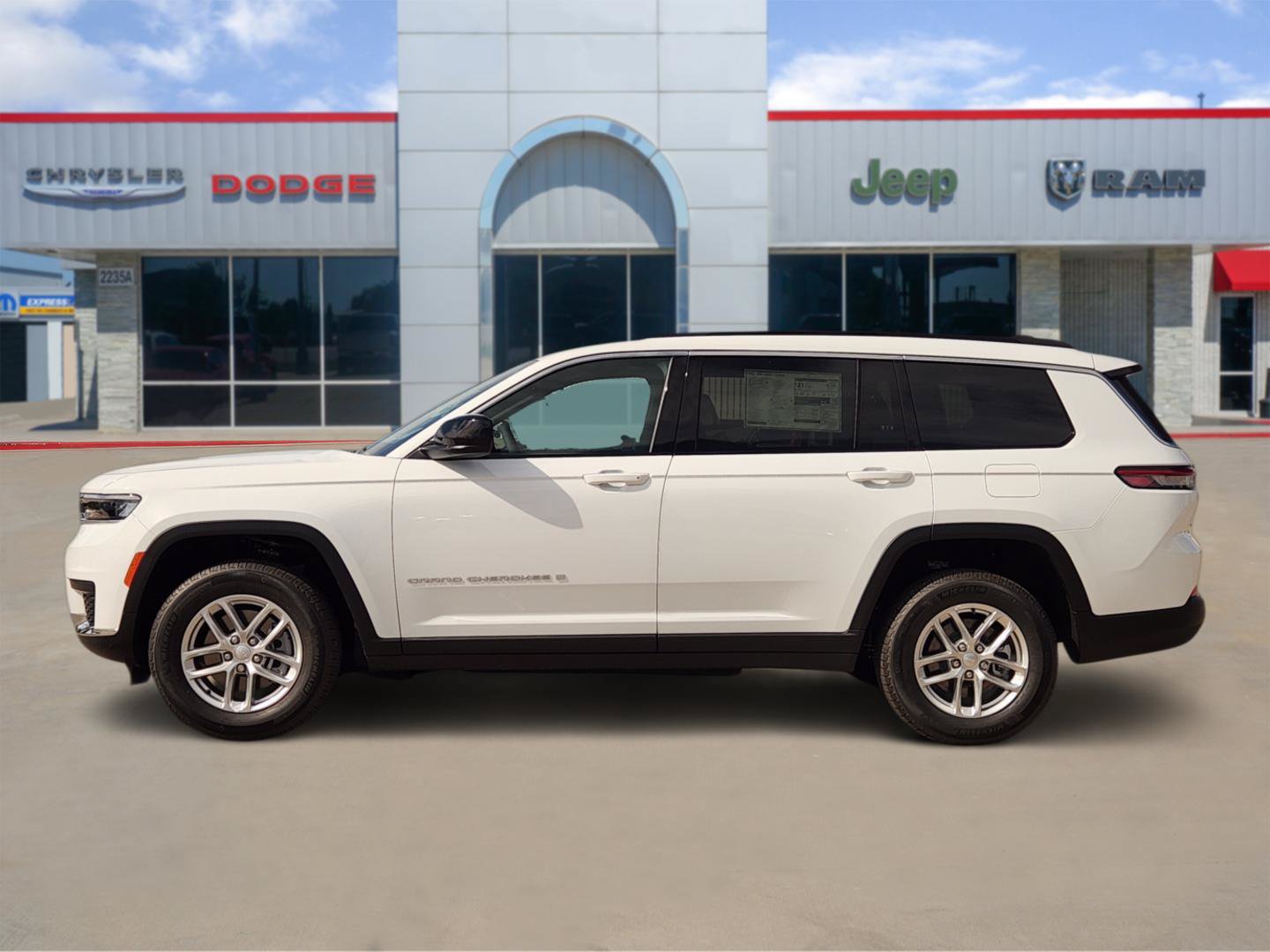 New 2026 Jeep Grand Cherokee L Laredo RWD image 3