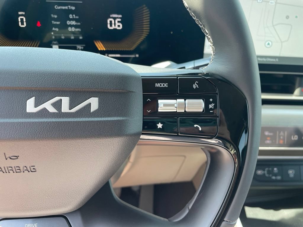 New 2027 Kia Carnival FWD image 27