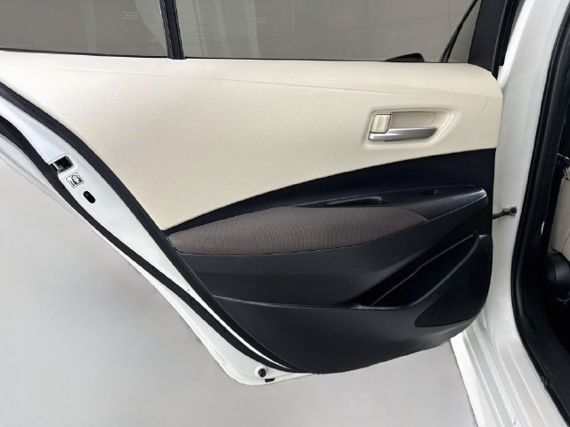 Used 2020 Toyota Corolla LE FWD image 24