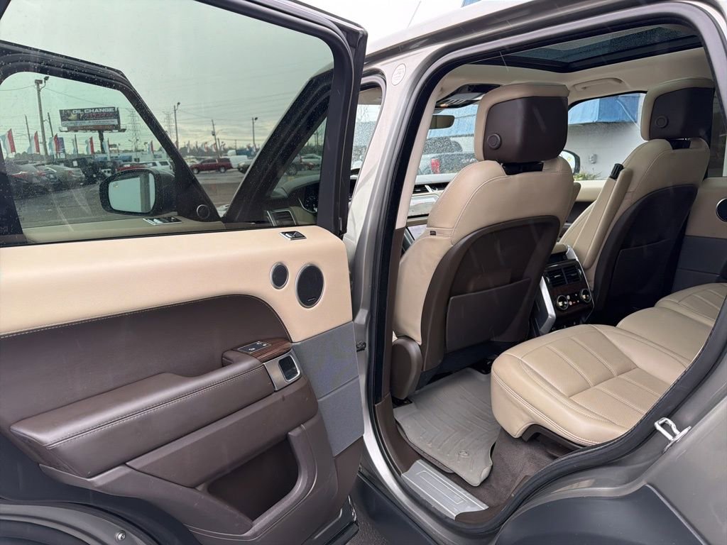 Used 2018 Land Rover Range Rover Sport HSE image 12