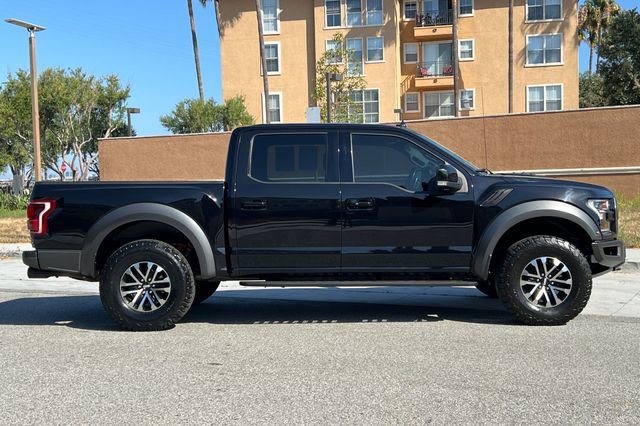 Used 2019 Ford F150 Raptor w/ Equipment Group 802A Luxury image 3
