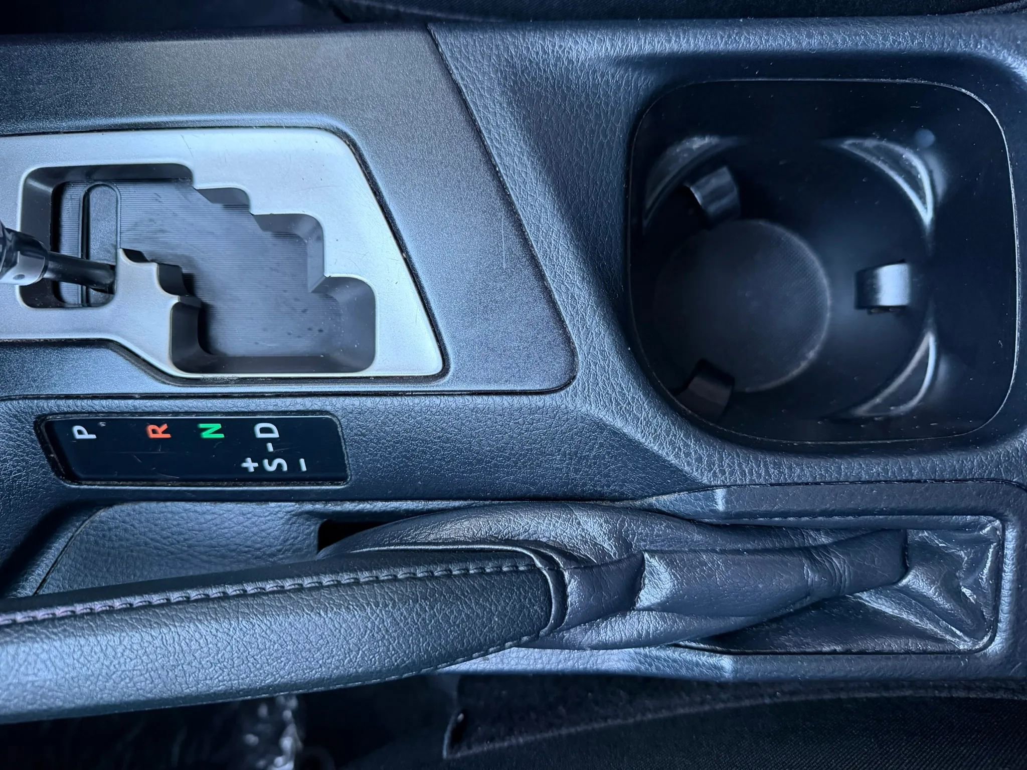 Used 2018 Toyota RAV4 XLE w/ Plus Extra Value Package image 22