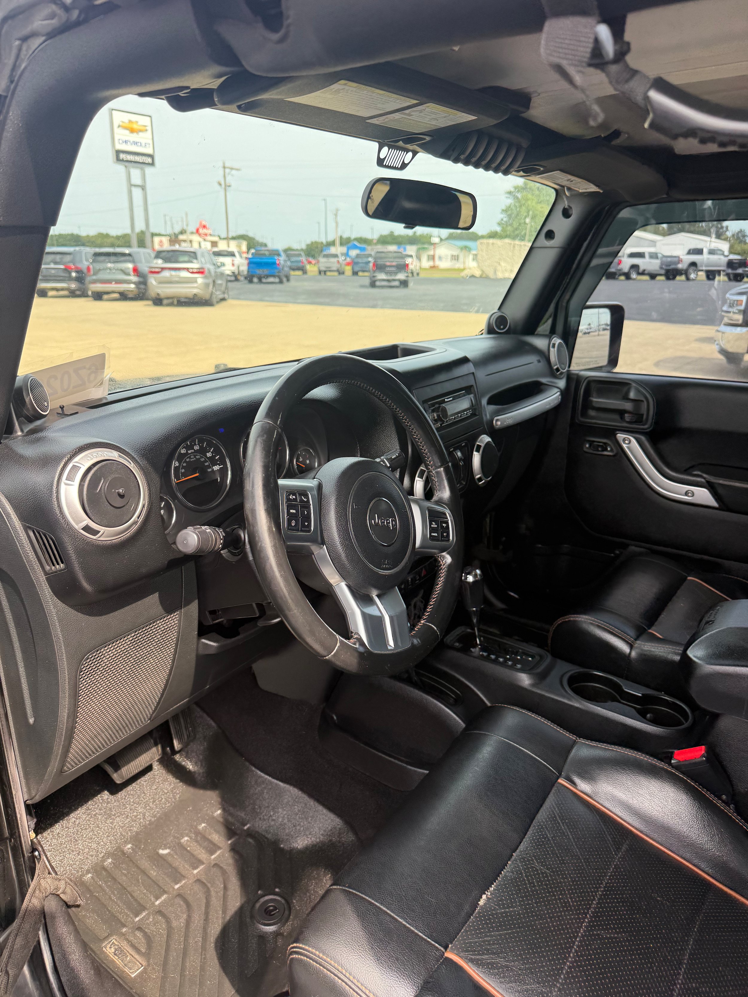 Used 2011 Jeep Wrangler Unlimited 70th Anniversary w/ Dual Top Group AWD/4WD image 11