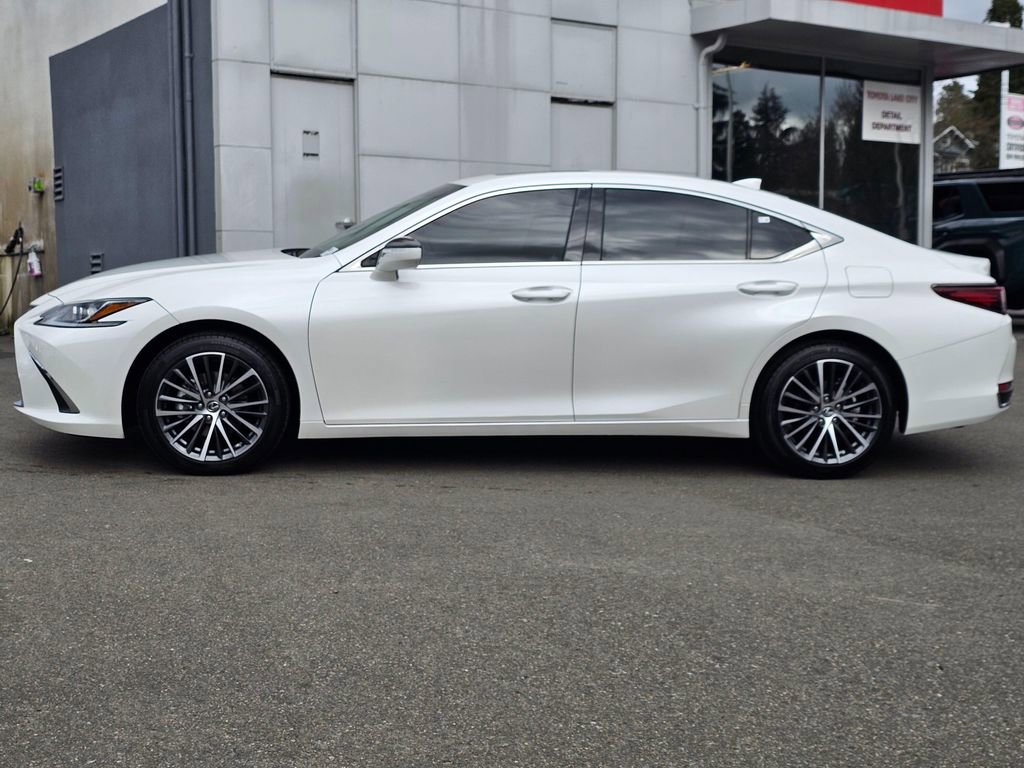 Used 2023 Lexus ES 250 w/ Premium Package image 5