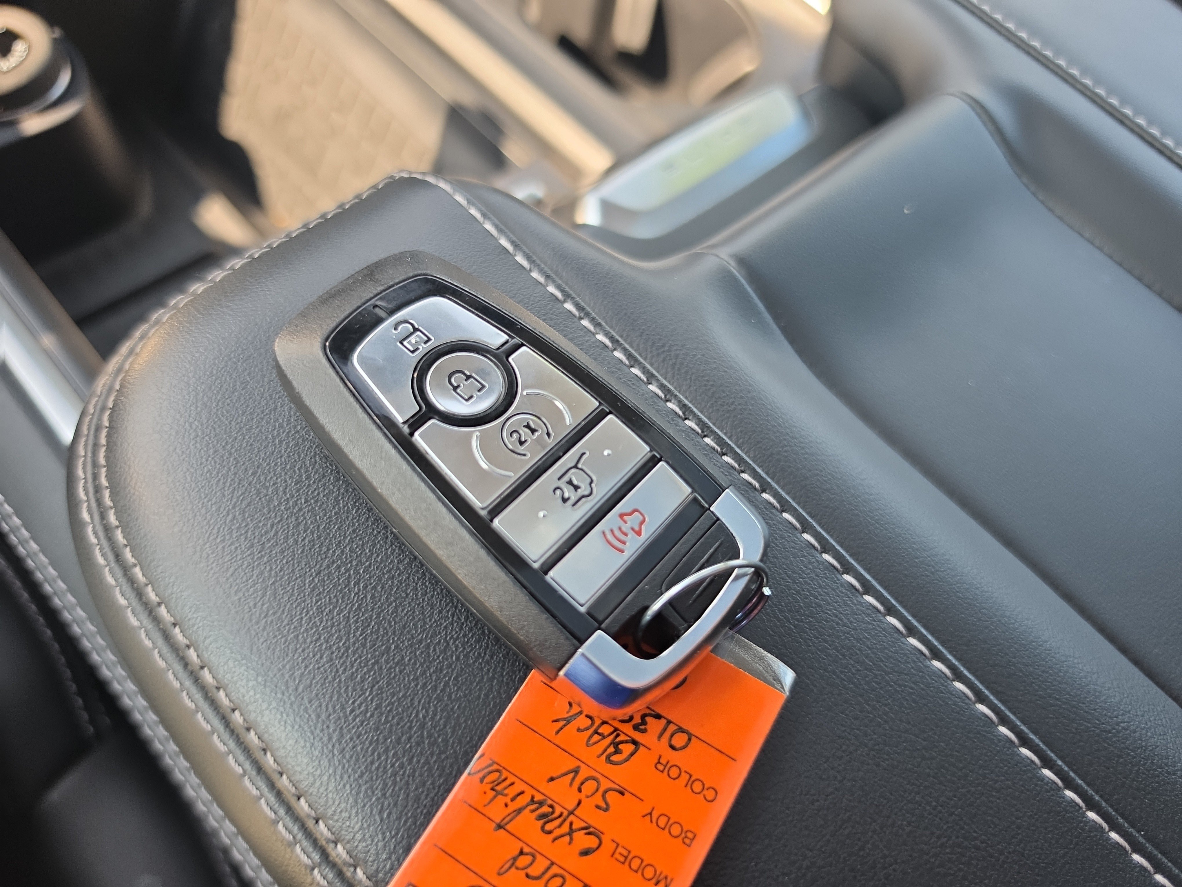 Used 2025 Ford Expedition Platinum w/ Driver's Package AWD/4WD image 37