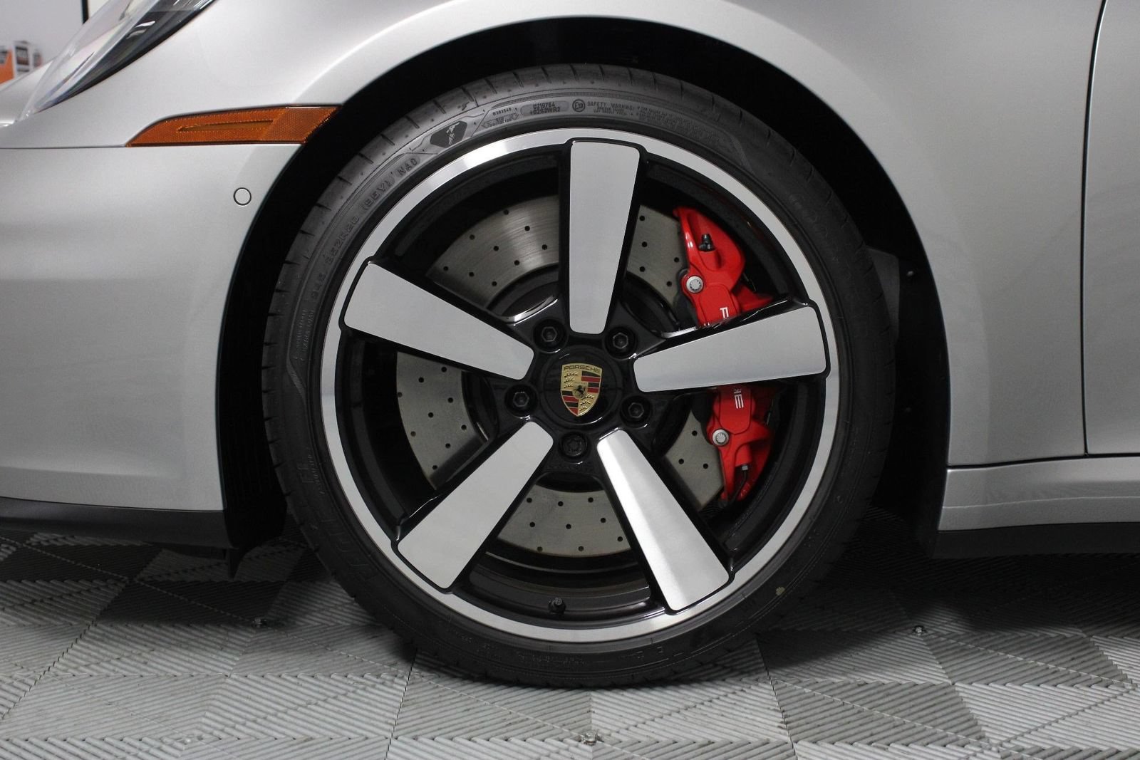 Certified 2025 Porsche 911 Carrera S RWD image 30