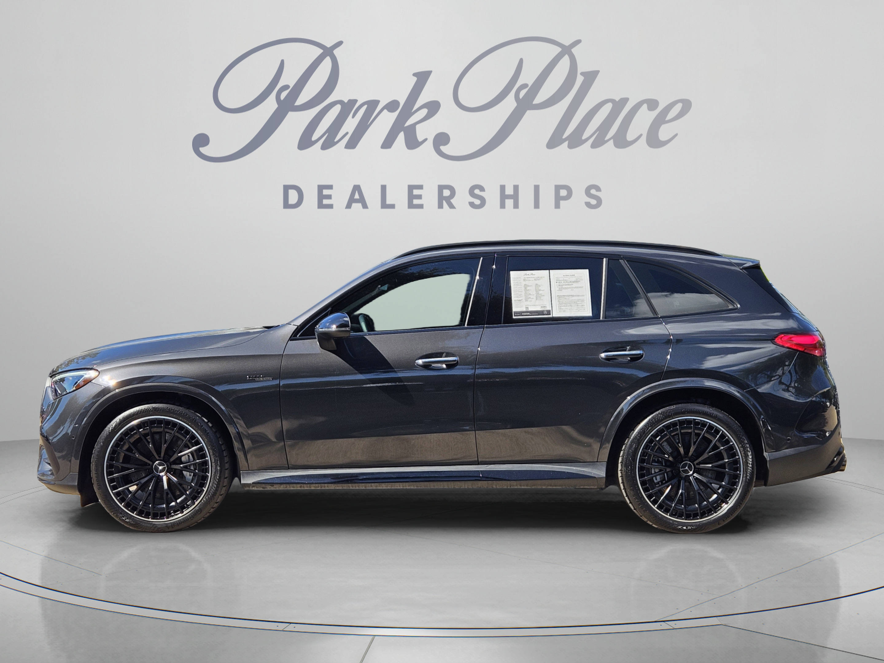 Used 2024 Mercedes-Benz GLC 43 AMG 4MATIC image 2