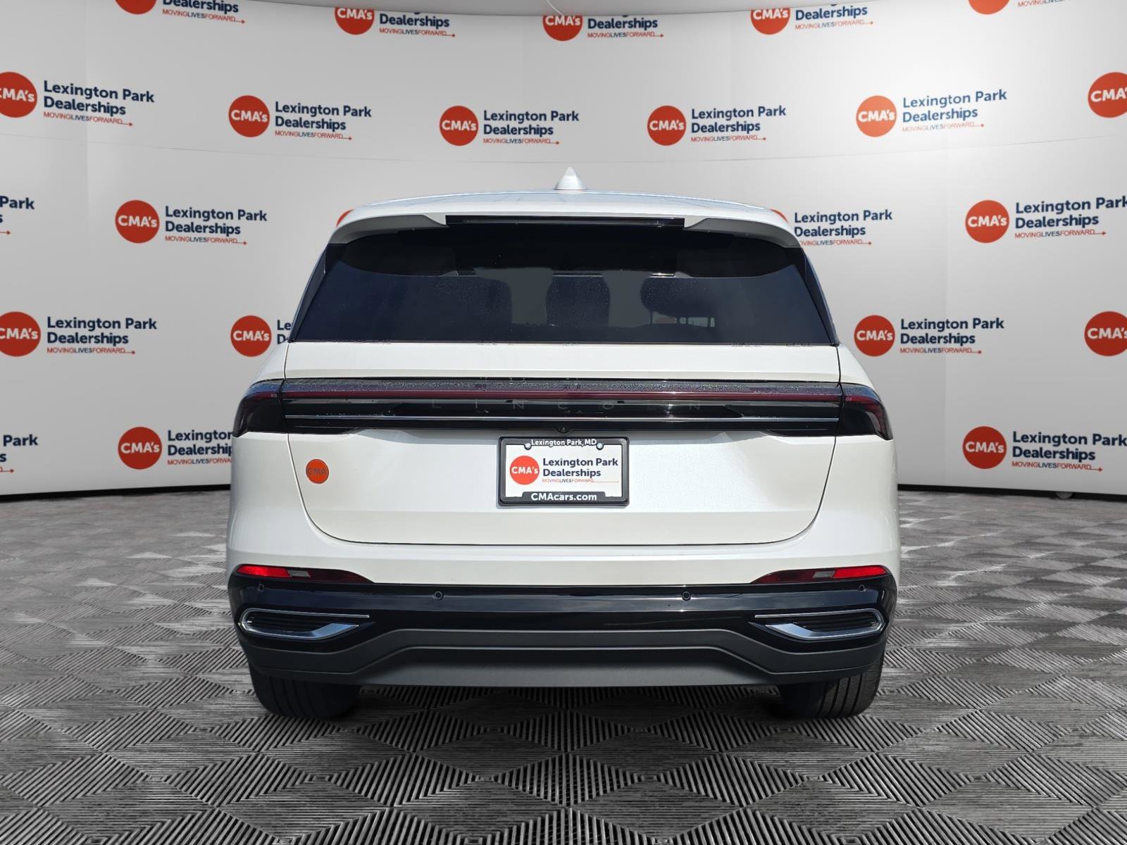 Used 2024 Lincoln Nautilus Premier w/ Equipment Group 102A image 6