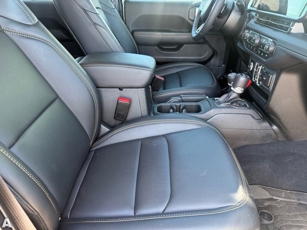 Used 2025 Jeep Wrangler Sahara w/ Safety Group image 30