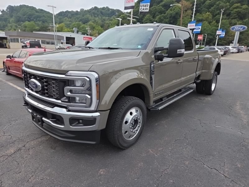 New 2026 Ford F450 Lariat w/ FX4 Off-Road Package AWD/4WD image 3