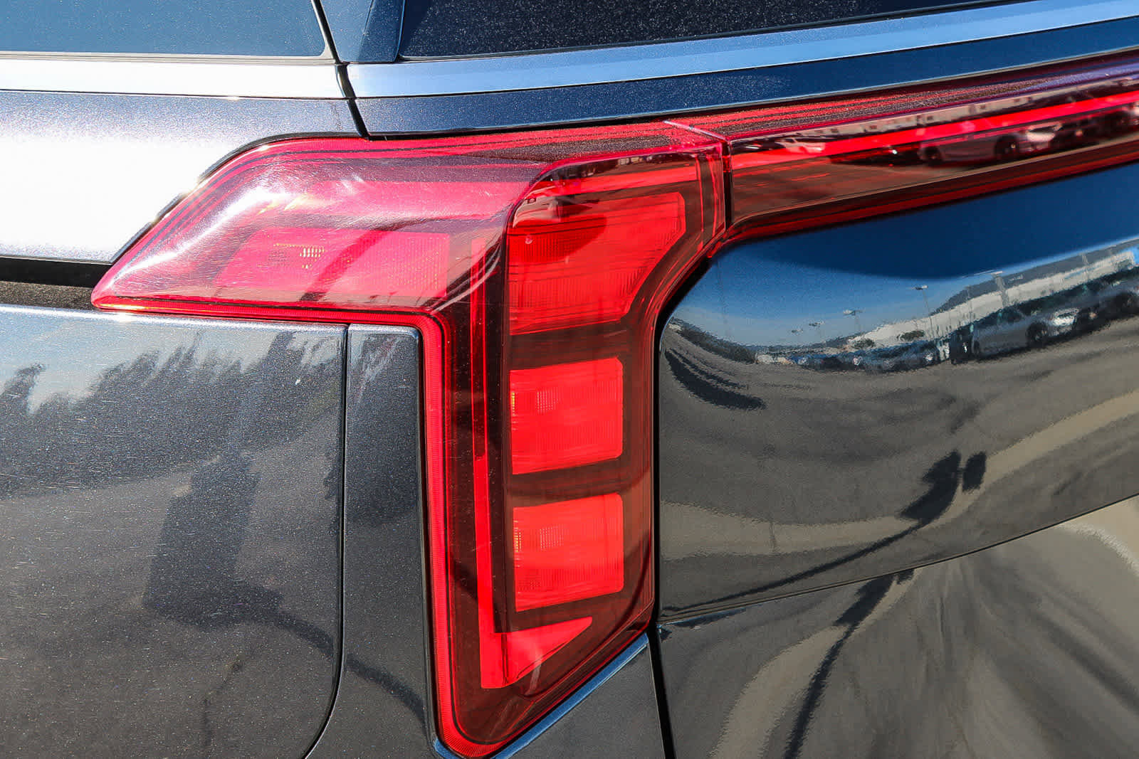 Used 2025 Kia Carnival SX image 7