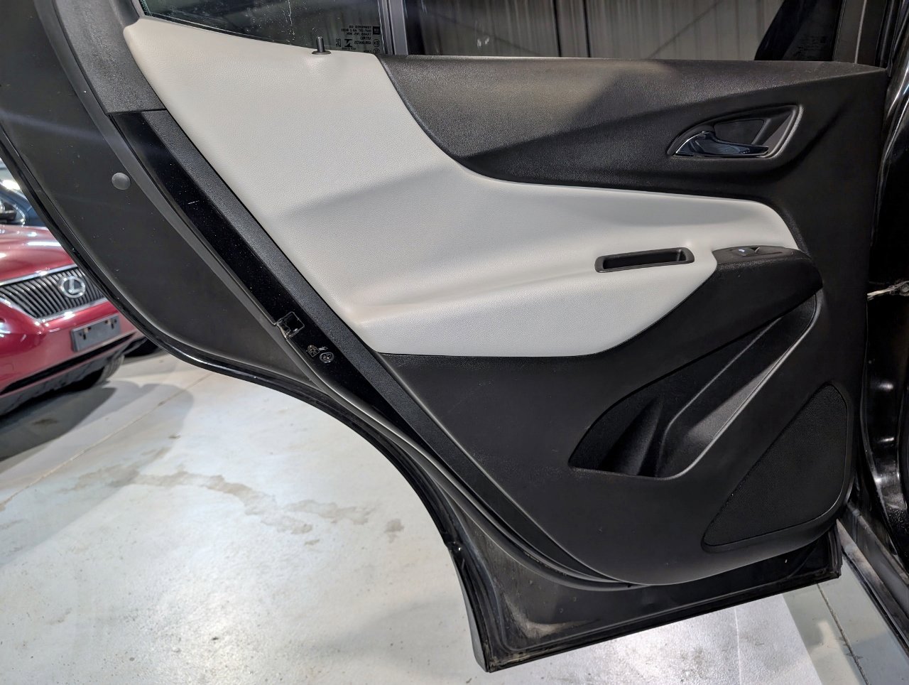 Used 2020 Chevrolet Equinox LS image 18