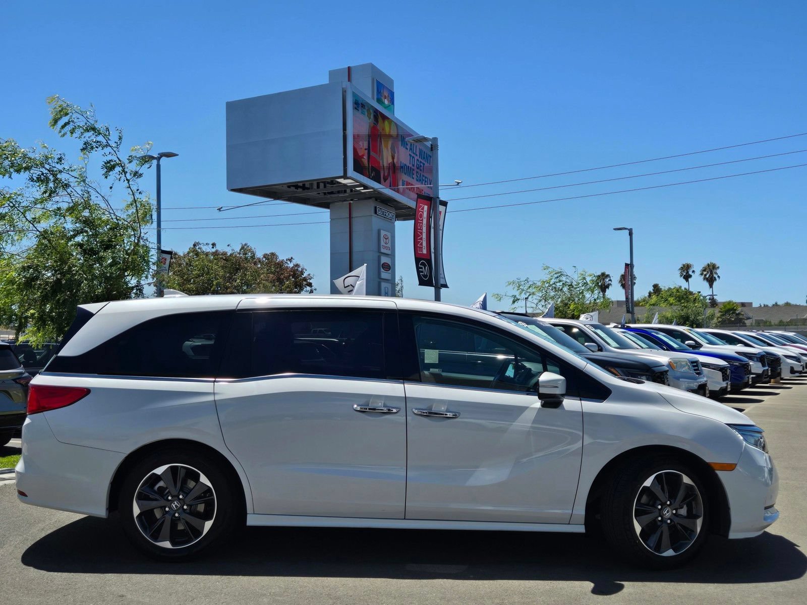 Used 2023 Honda Odyssey Elite image 8