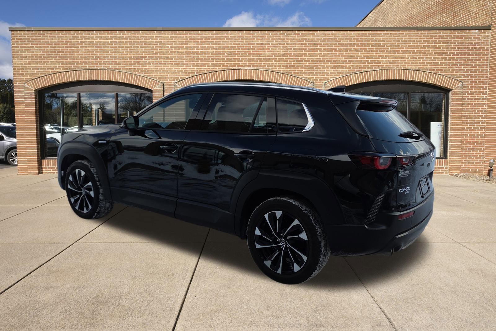 Certified 2025 MAZDA CX-50 2.5 Hybrid w/ Premium Plus Pkg image 6