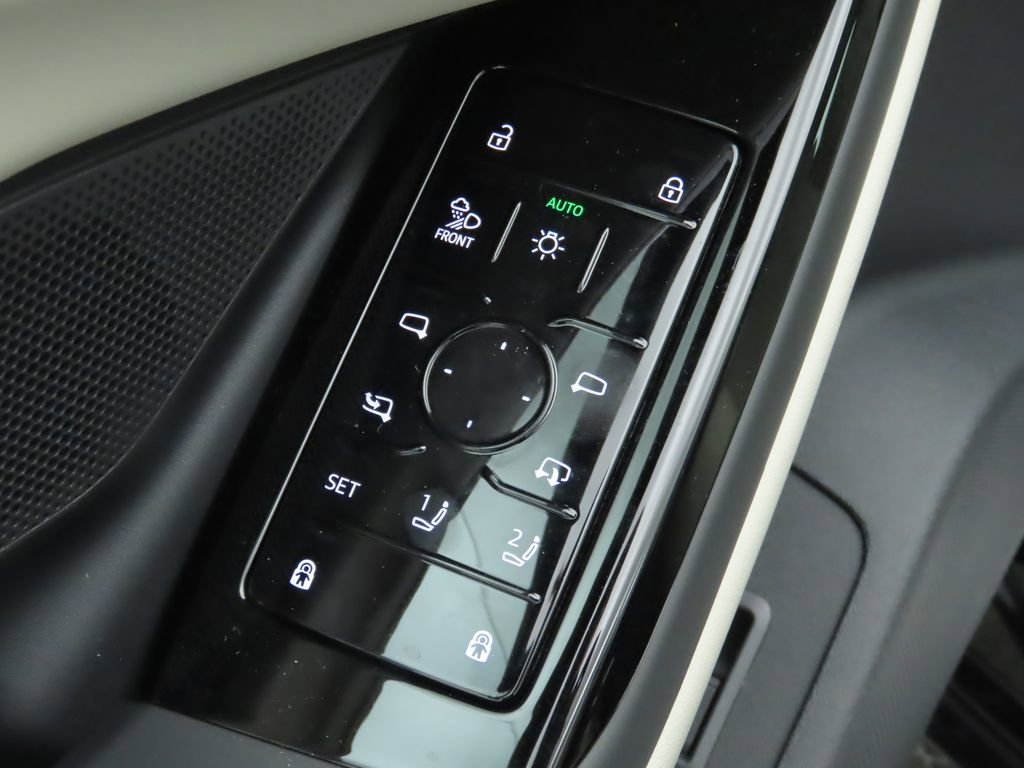 Used 2025 Audi A6 e-tron Premium Plus w/ Premium Plus image 25