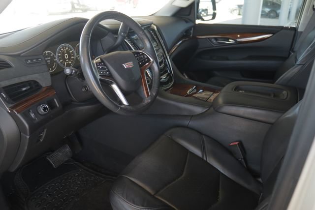 Used 2015 Cadillac Escalade Premium image 7