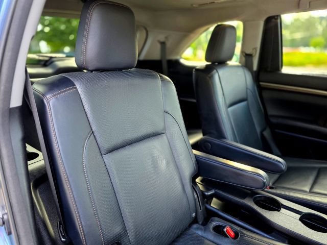 Used 2015 Toyota Highlander Limited AWD/4WD image 45