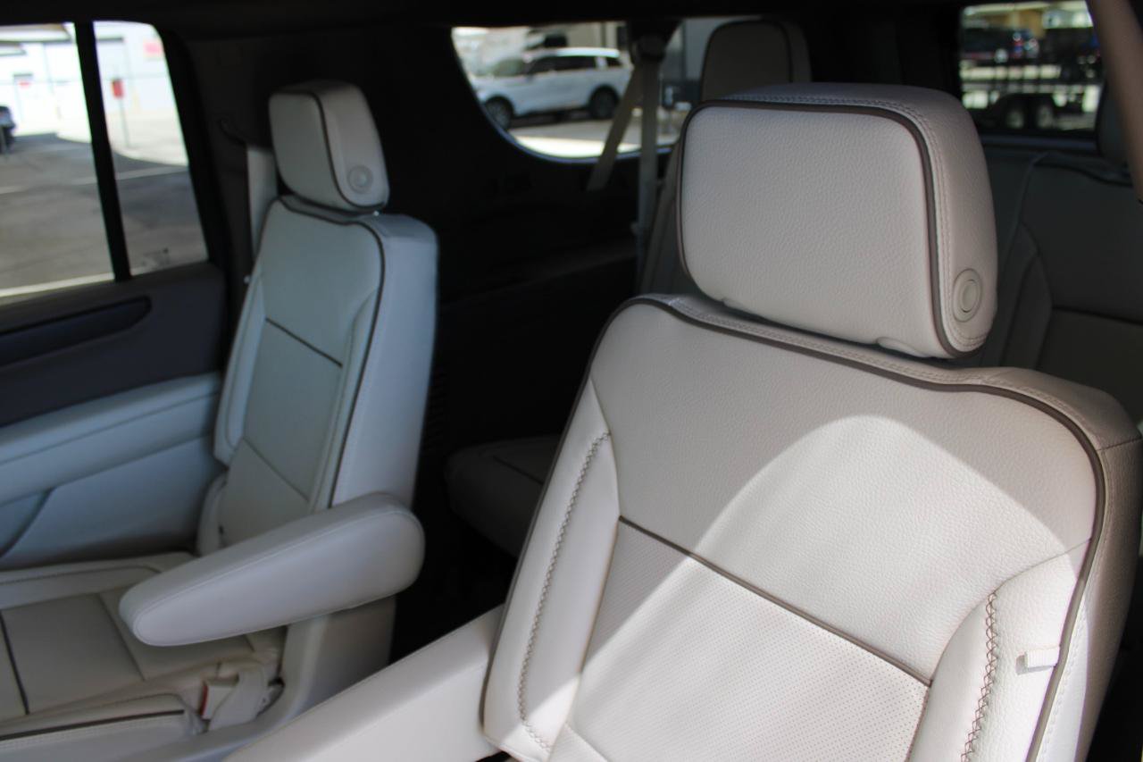 Used 2026 GMC Yukon XL Denali w/ Denali Reserve Package AWD/4WD image 15