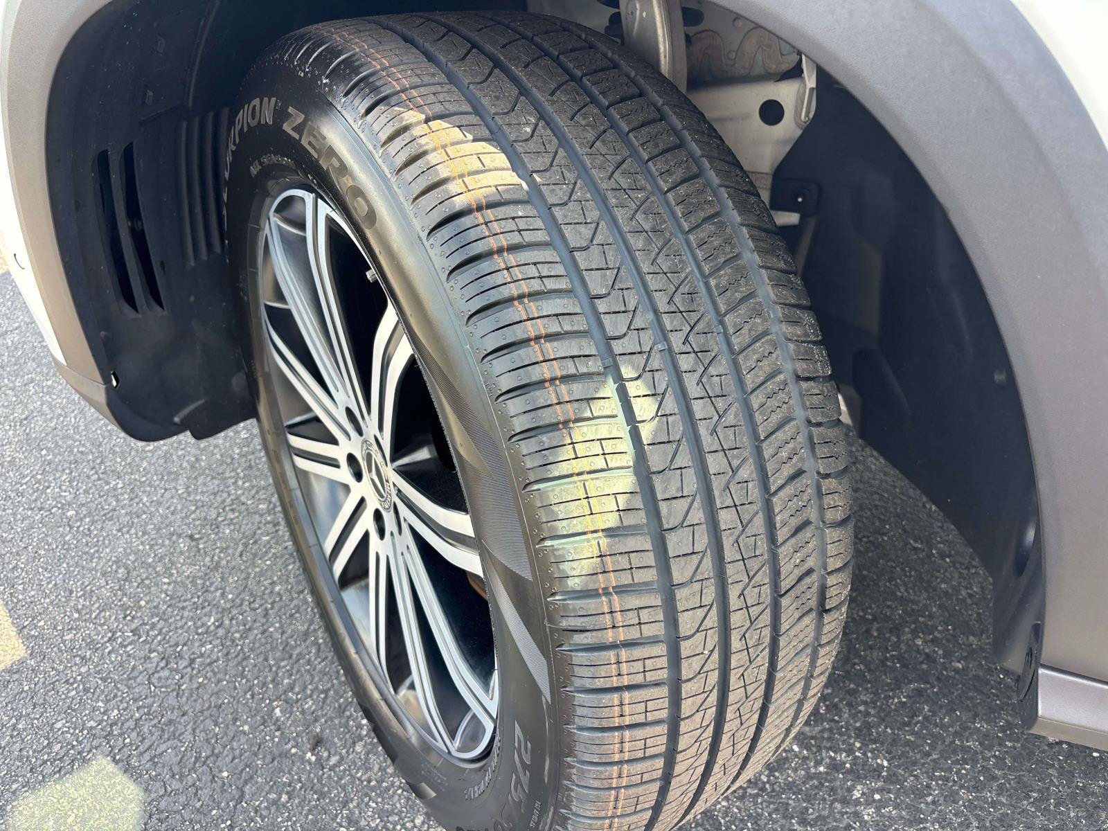 Used 2024 Mercedes-Benz GLE 350 4MATIC image 9