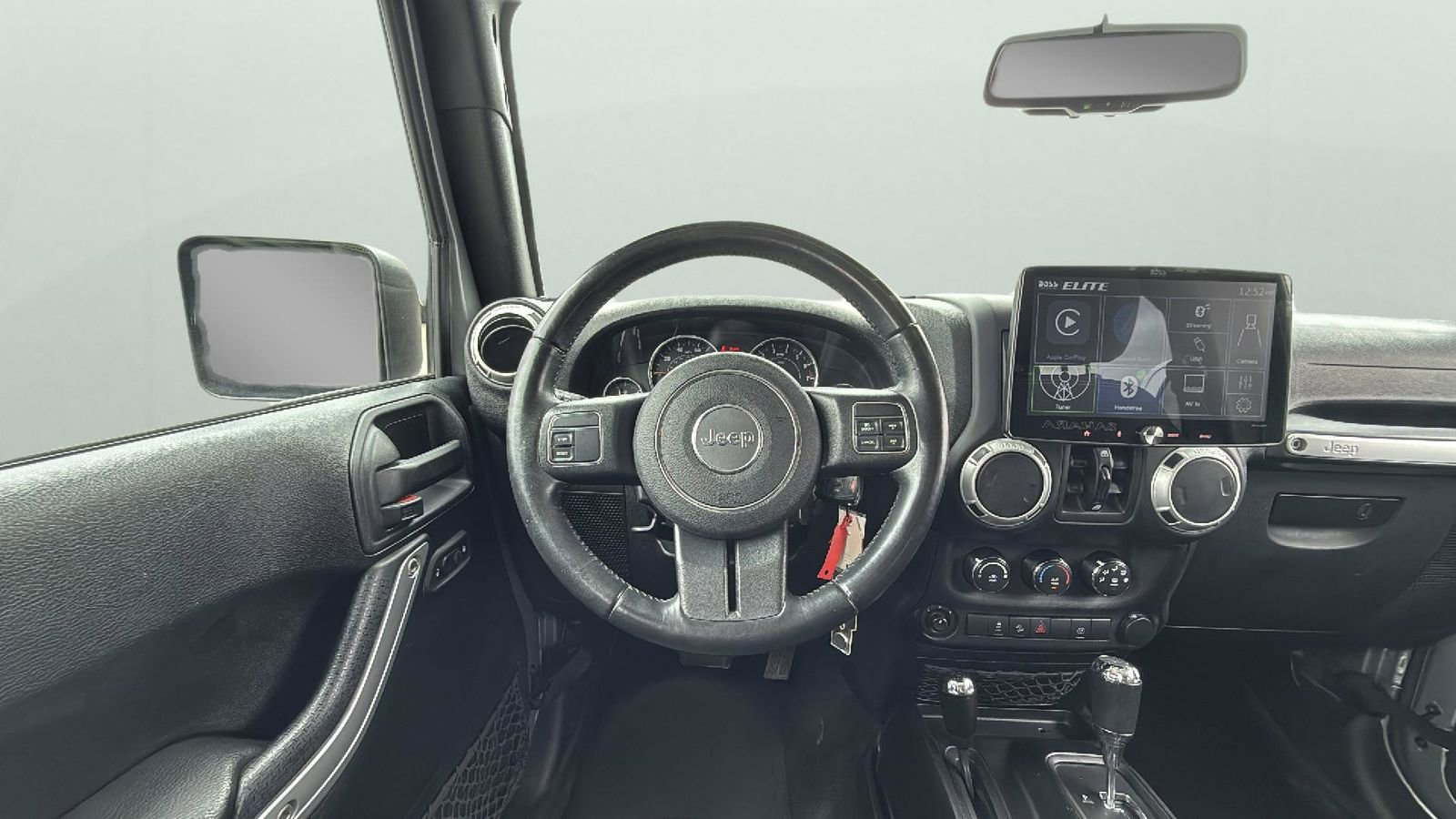 Used 2018 Jeep Wrangler Unlimited Sahara image 13