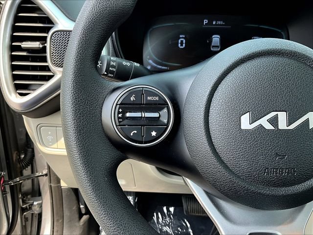 Certified 2025 Kia Soul LX w/ LX Technology Package FWD image 11