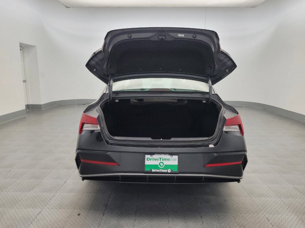 Used 2025 Hyundai Elantra SEL FWD image 29