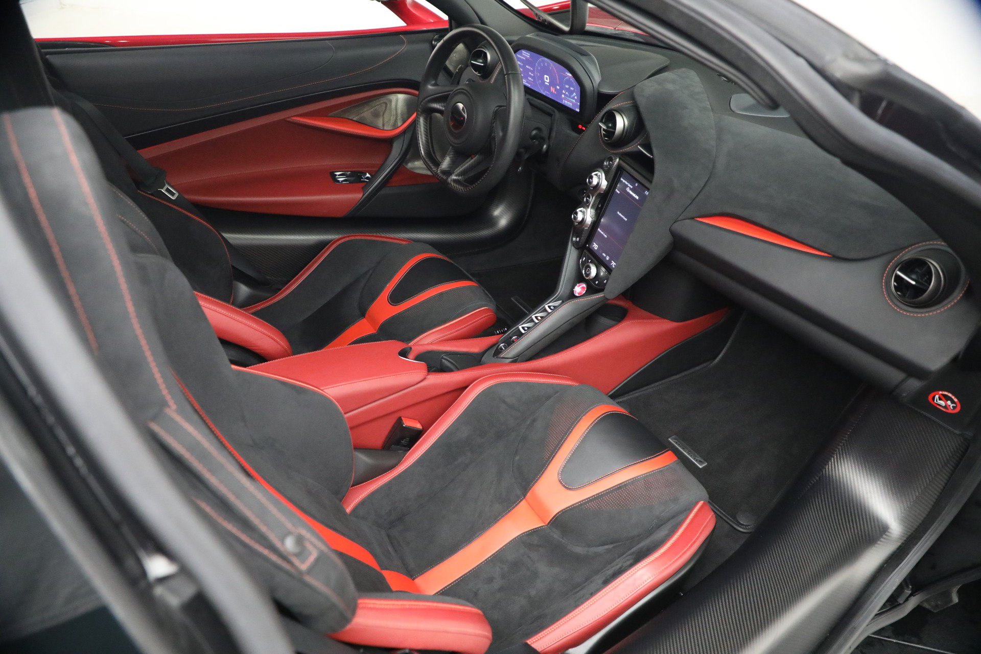 Used 2019 McLaren 720S Performance RWD image 25