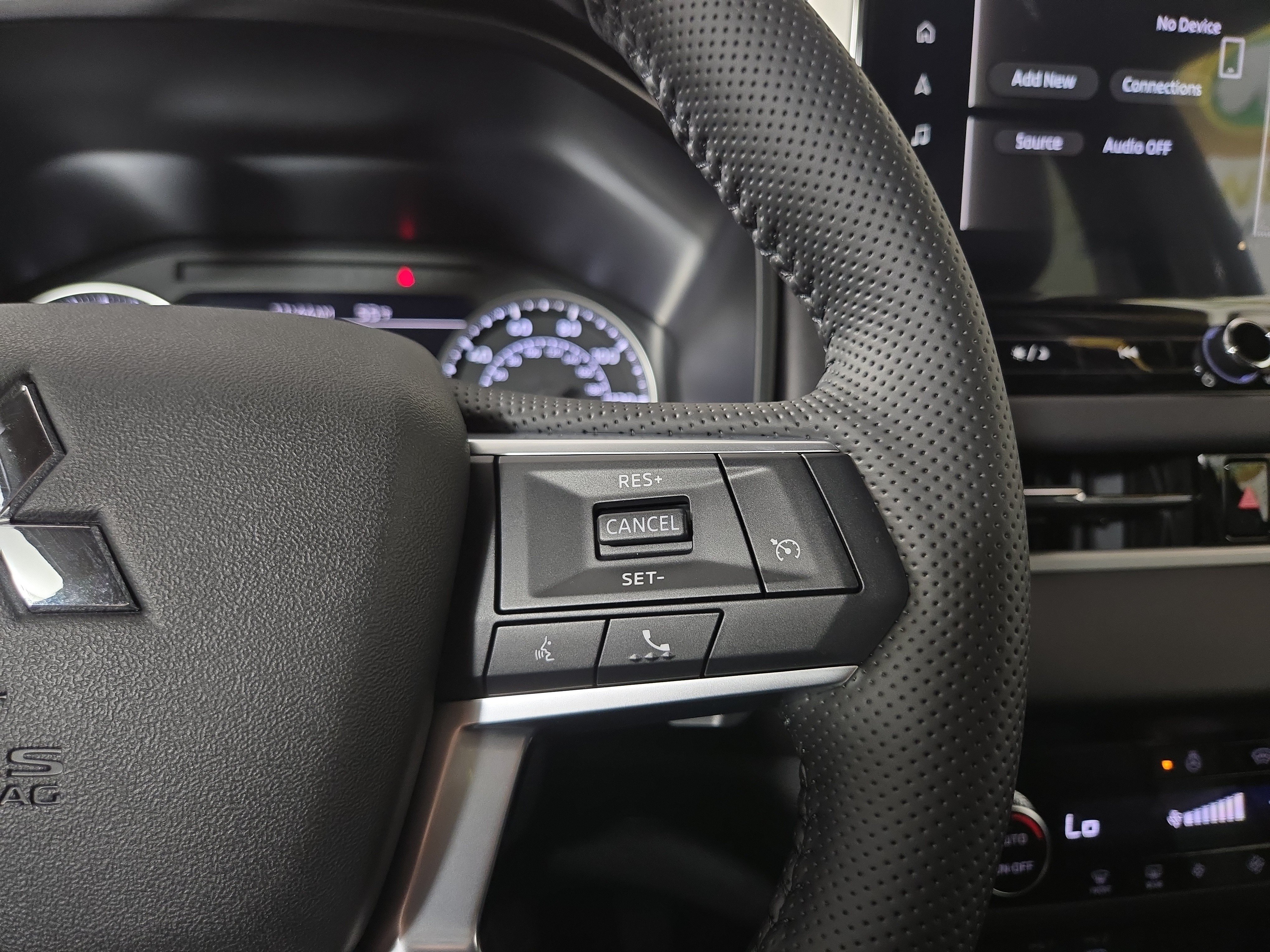 New 2026 Mitsubishi Outlander LE AWD/4WD image 16