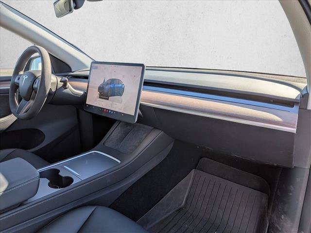 Used 2024 Tesla Model Y Long Range AWD/4WD image 21