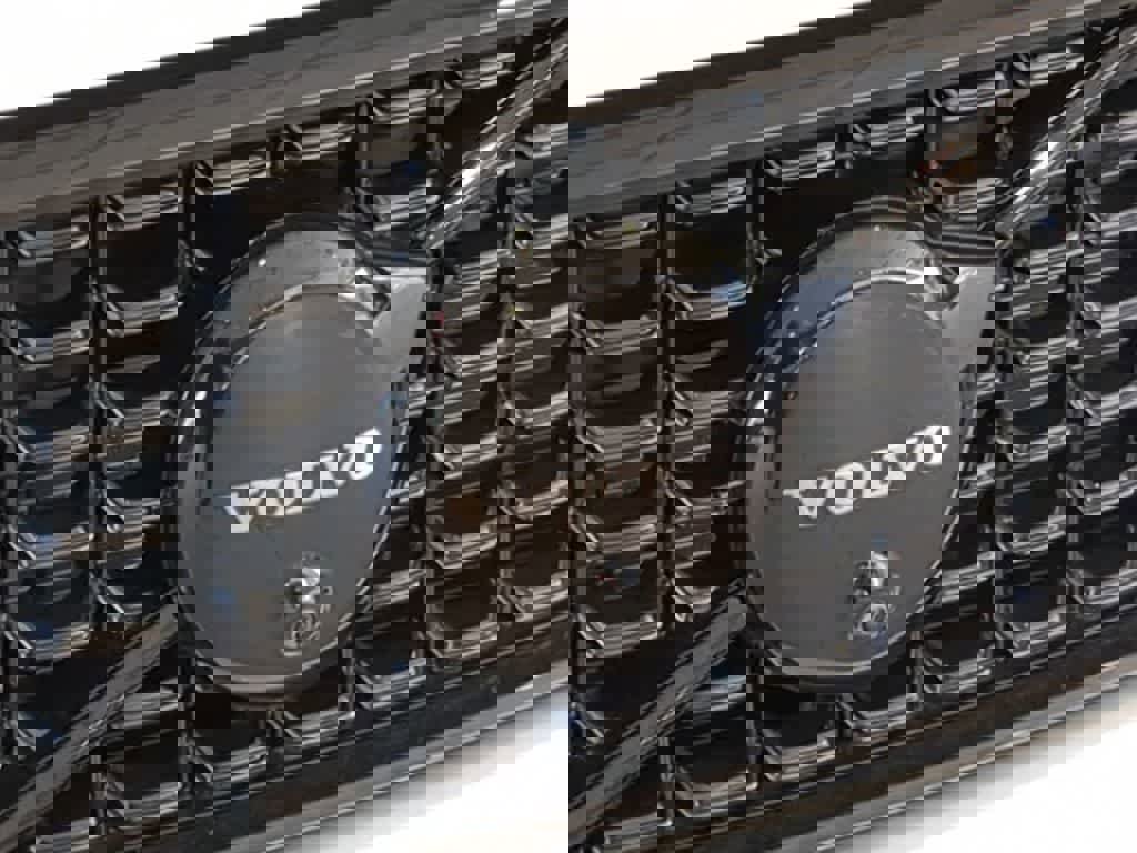 New 2026 Volvo XC40 B5 Ultra w/ Protection Package Premier image 11